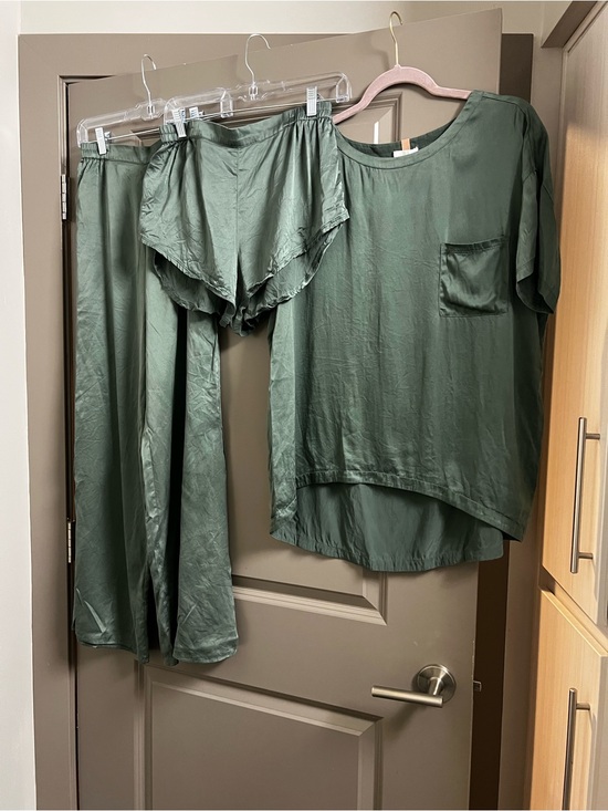 lunya Other - Lunya Silk Sleep Set Top Shorts Pants Green Size Small